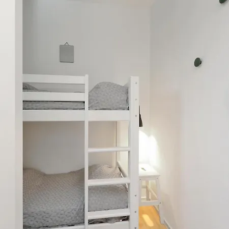 Pet Friendly In Lembruch-duemmer Apartment *